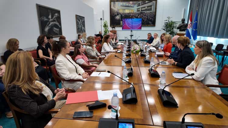 Okrugli stol Sabine Glasovac: Bolest ne smije biti razlog za stigmu